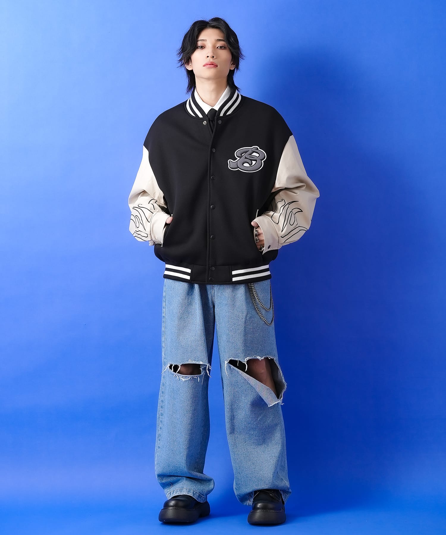 フェルトワッペン＆フレイム刺繍アーム合成皮革×ポンチスタジャン