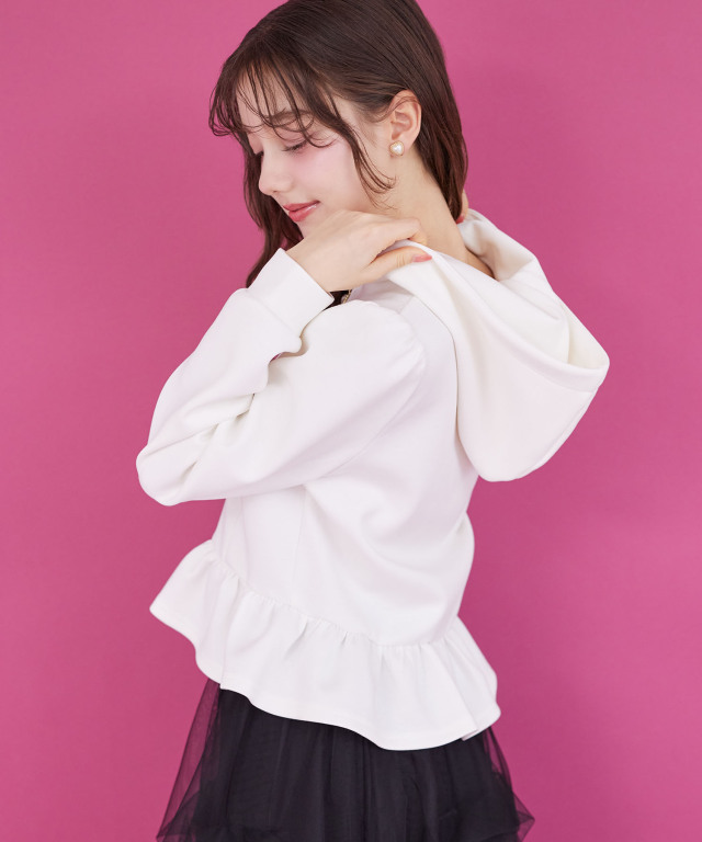 日常をドラマティックに変える♪ハートチャームファスナー裾フリルパーカー