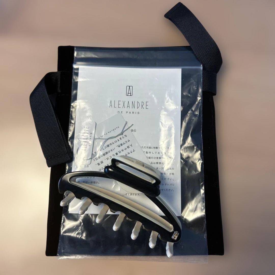 ALEXANDRE DE PARIS ヘアクリップ 中型 ブラック/ホワイト ALEXANDRE DE PARIS（アレクサンドル ドゥ パリ） ヘアクリップ