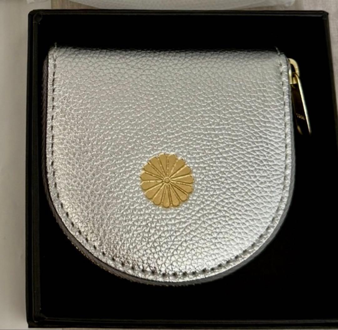新品 皇居財布 小銭入れ コインケース 馬蹄形 シルバー 銀色 菊葉文化