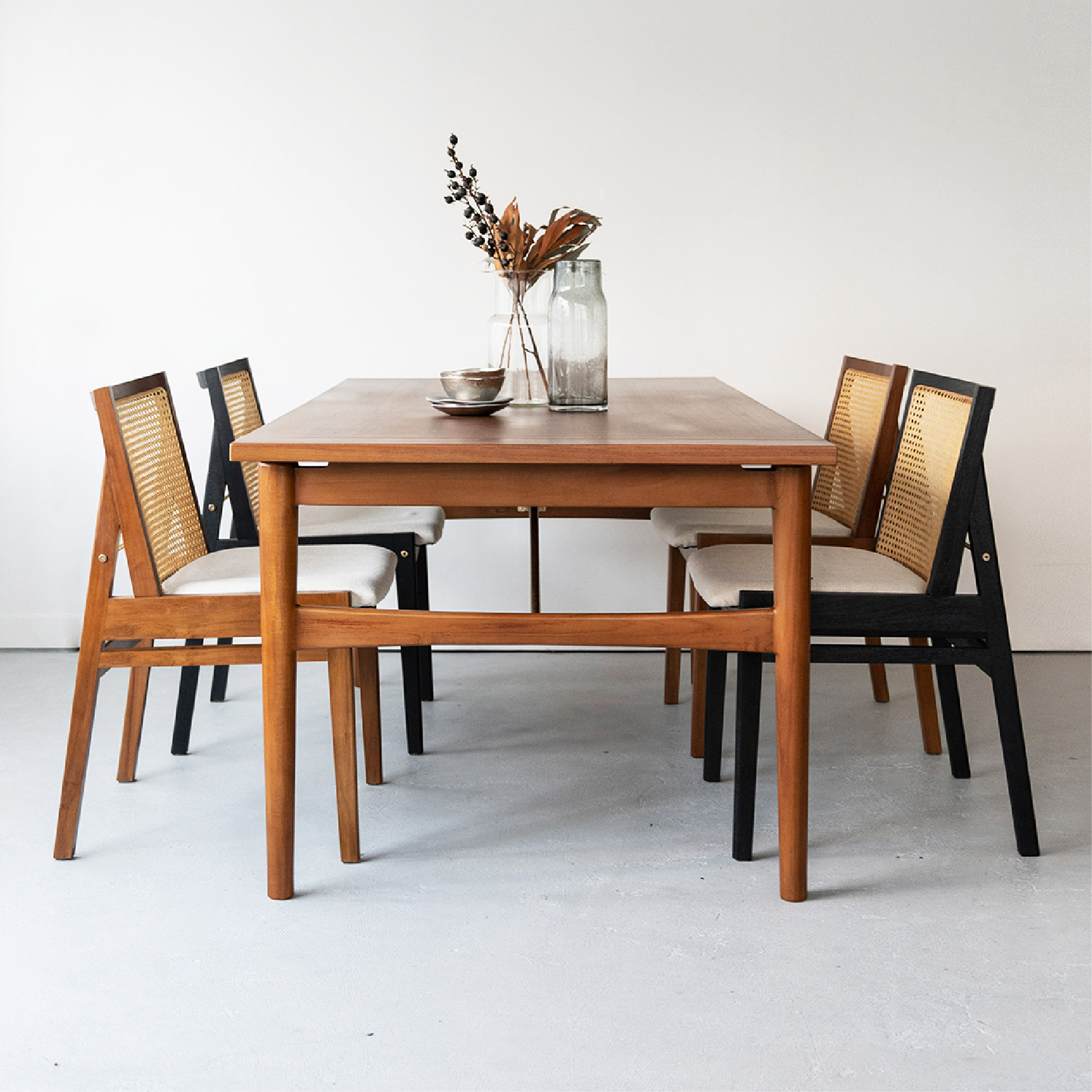 スケイブ ダイニングテーブル｜家具・インテリア通販の関家具【公式】